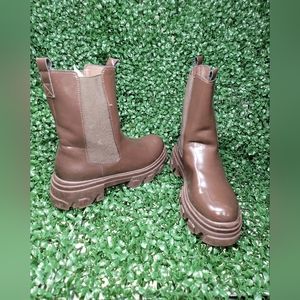 Dream Pairs DMB212 boots Brown womens size 8.6